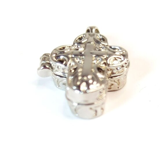 Silver Tone Filigree Cross Locket Pendant Magnetic Closure Religious Christian - Picture 2 of 4
